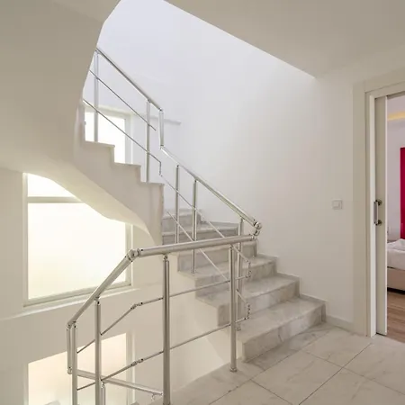 Vila Ada