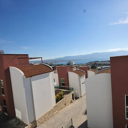 Ada Κουσάντασι