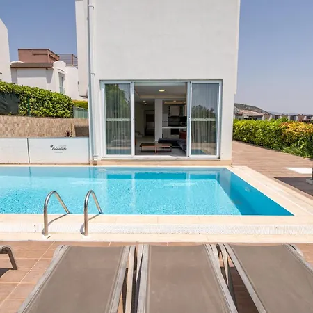 Ada Villa