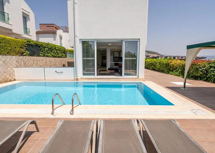 Ada Villa